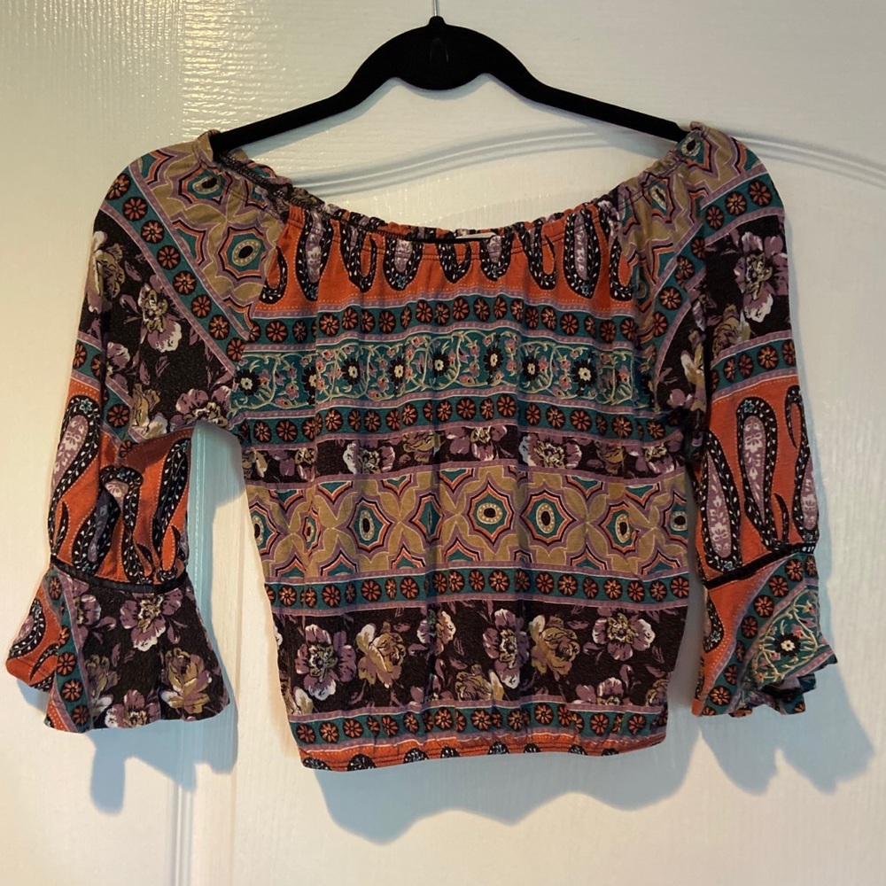 La Hearts off the shoulder crop top